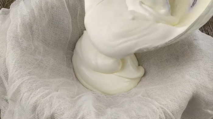 Готовим сыр филадельфия дома — вкуснее и дешевле магазинного в 3 раза
