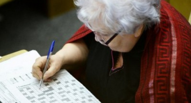 Эти 8 привычек помогут сохранить активность мозга после 80 лет