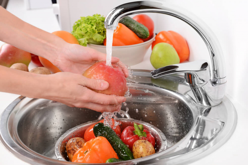 Какие продукты нужно мыть обязательно , а какие &mdash; нет