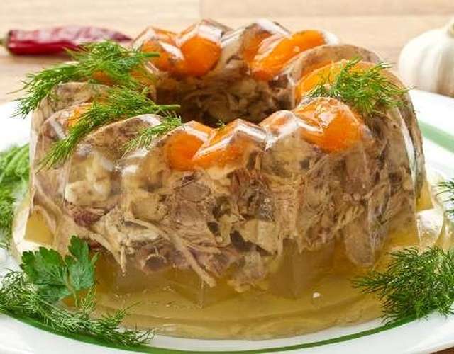 Топ-10 вредных продуктов традиционного новогоднего стола, от которых лучше отказаться