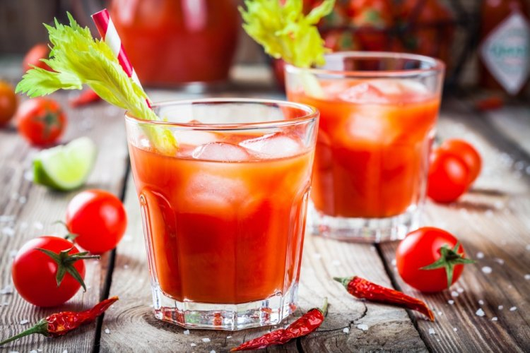 12 популярных рецептов коктейля Кровавая Мэри